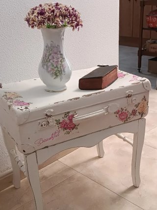 Mesa Auxiliar Vintage Hecha a Mano
