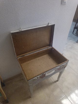 Mesa Auxiliar Vintage Hecha a Mano
