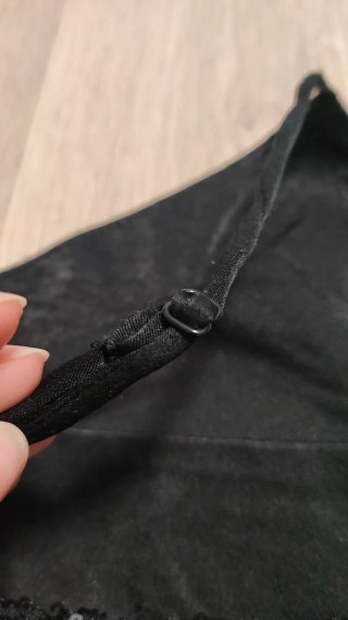 Top lentejuelas negro tirantes finos