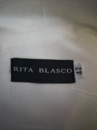 Vestido blanco con flores negras