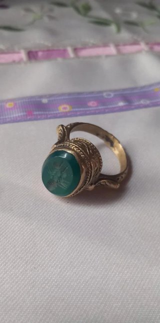 Anello sigillo antico con scarabeo