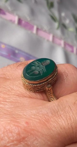 Anello sigillo antico con scarabeo