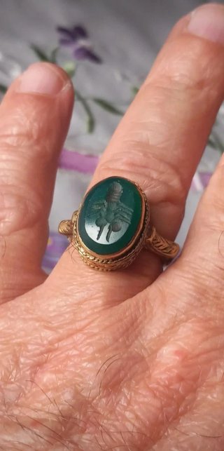 Anello sigillo antico con scarabeo