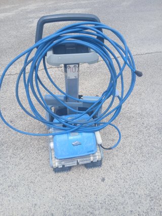 Robot Limpiafondos Dolphin M400