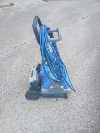 Robot Limpiafondos Dolphin M400
