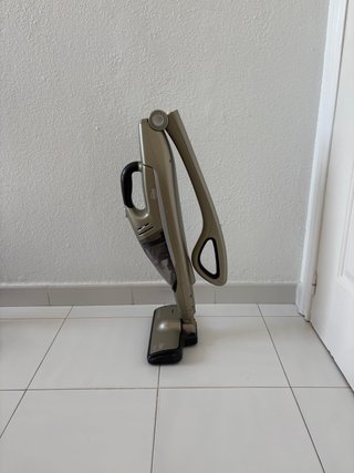 Aspiradora Bosch 18V sin bolsa y cable