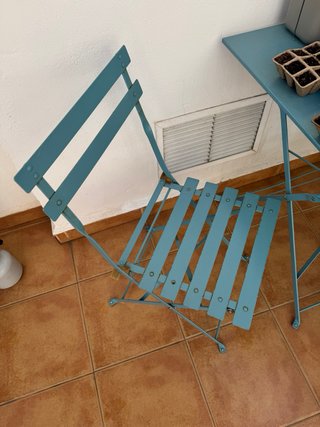Mesa y 2 Sillas metálicas plegables Azul