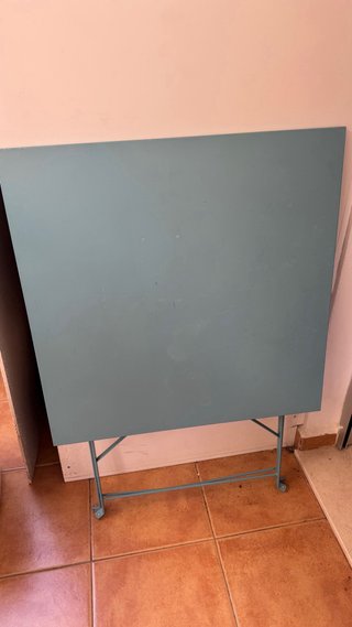 Mesa y 2 Sillas metálicas plegables Azul