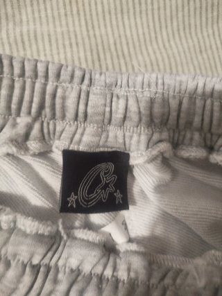 Pantalón corto gris