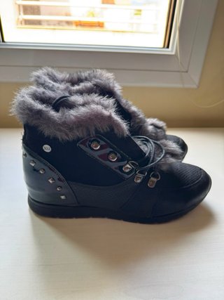 Botines negros con pelo