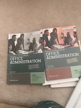 Libros de grado medio administrativo