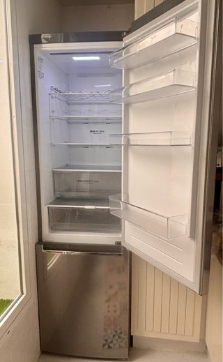 Nevera combi LG thinQ acero inox