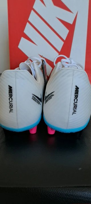 Scarpe calcio Nike uomo 46 nuove