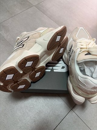 Zapatillas New Balance 9060 Beige Multicolor