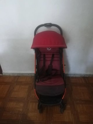 Carrito  rojo de paseo