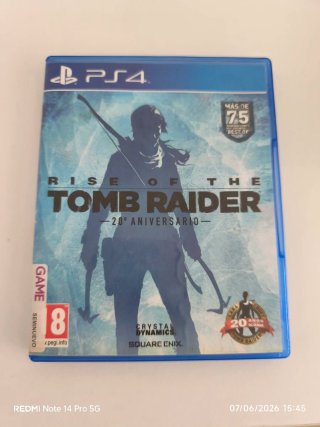 PS4 Slim Negra + Mando + Juegos