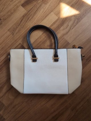 Borsa beige e bianca