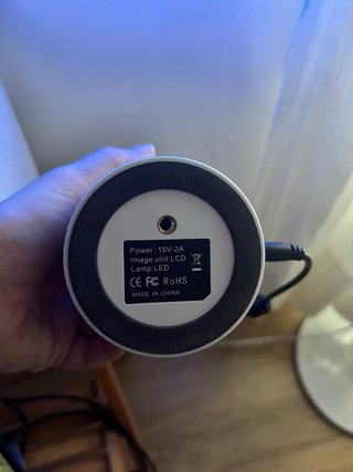 Mini proyector LED blanco y negro