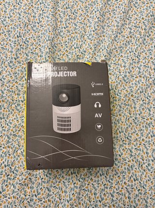 Mini proyector LED blanco y negro