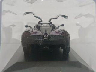 Coche 1:43 Pagani Púrpura replica