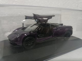 Coche 1:43 Pagani Púrpura replica