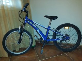 Bicicleta infantil azul