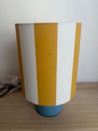 Lámpara de mesa Kave Home rayas
