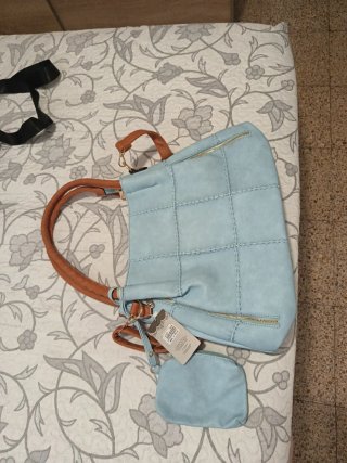 Bolso azul claro y marrón