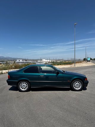 BMW E36 318is