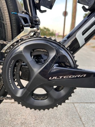 Bicicleta de carretera Focus de carbono