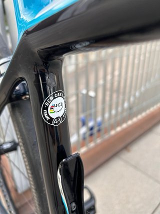 Bicicleta de carretera Focus de carbono