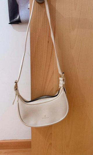 Bolso de hombro blanco