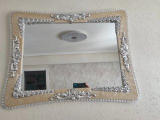 Espejo decorativo beige y plata