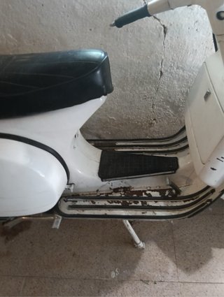 Vespa 150cl 1983 Blanca para restaurar