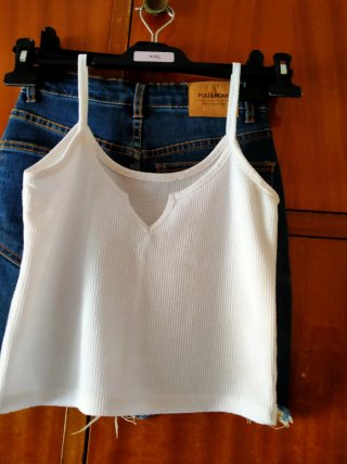 Conjunto Top Blanco y Falda Vaquera Pull Bear