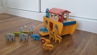 Arca de Noé de madera con animales