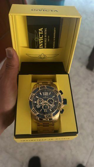 Reloj Invicta Dorado y Azul