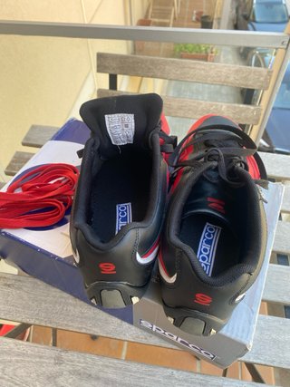 Zapatillas Sparco Talla 44 con una leve rozadura
