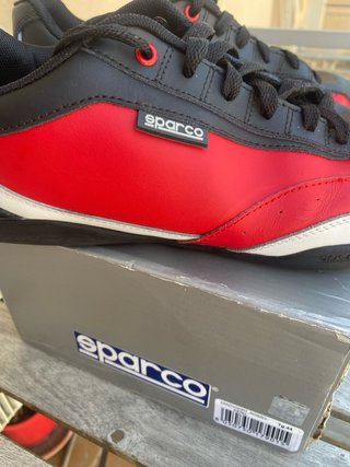 Zapatillas Sparco Talla 44 con una leve rozadura