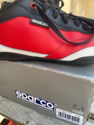 Zapatillas Sparco Talla 44 con una leve rozadura