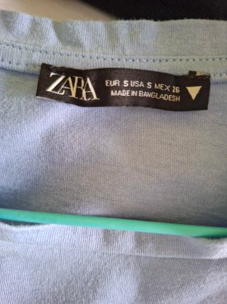 Camiseta Zara volantes azul T.S