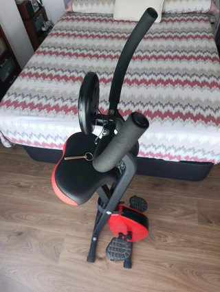 Bicicleta Estática Plegable Roja y Negra