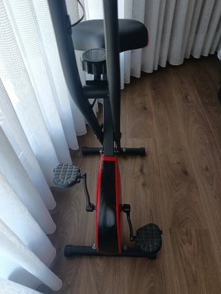 Bicicleta Estática Plegable Roja y Negra