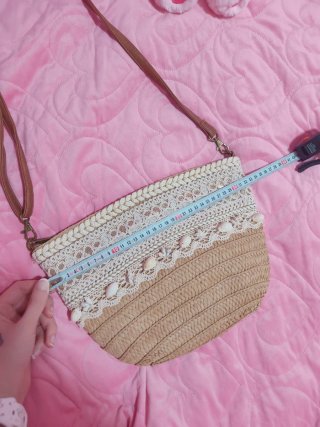 Bolso rafia mimbre encaje conchas