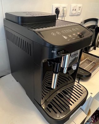 Cafetera DeLonghi Magnifica Evo