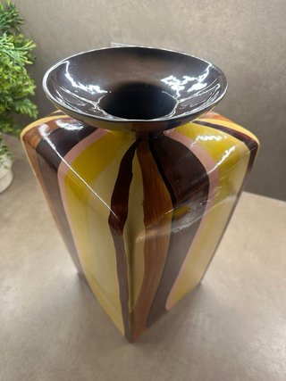 Jarrón de cerámica  rayas zara home x Collagererie