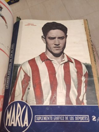 Libro tapa dura suplemento gráfico 1944 deportes
