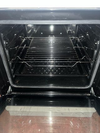 Vitrocerámica y horno blanco