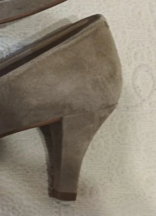 Zapatos de vestir beige con lazo
