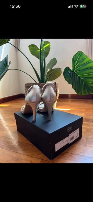 Sandalias Lodi tacón dorado